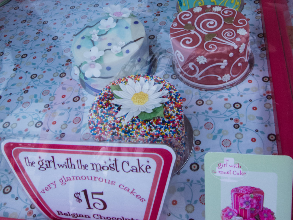 ottawafarmer'smarketthegirlwiththemostcake1 Tea and Mangoes