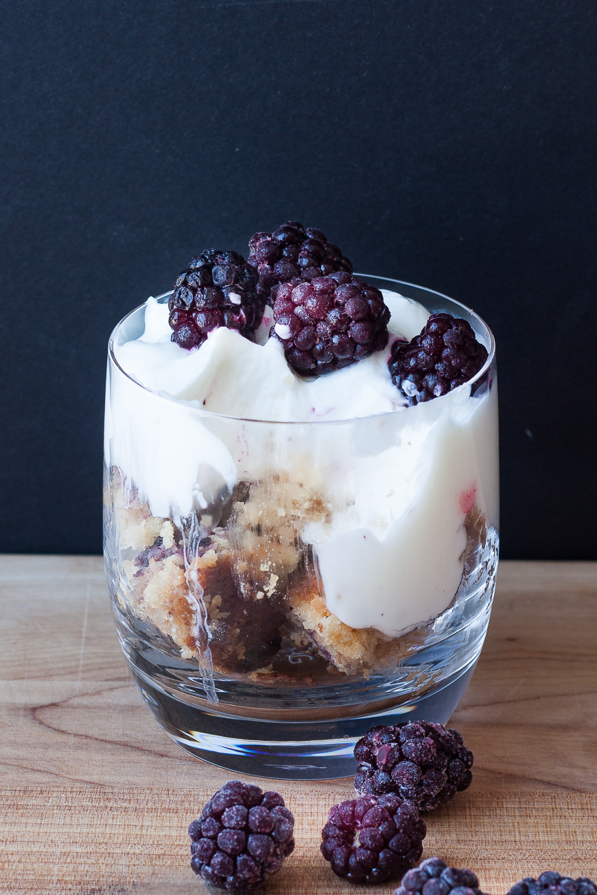 salted caramel blackberry cake with yogurt