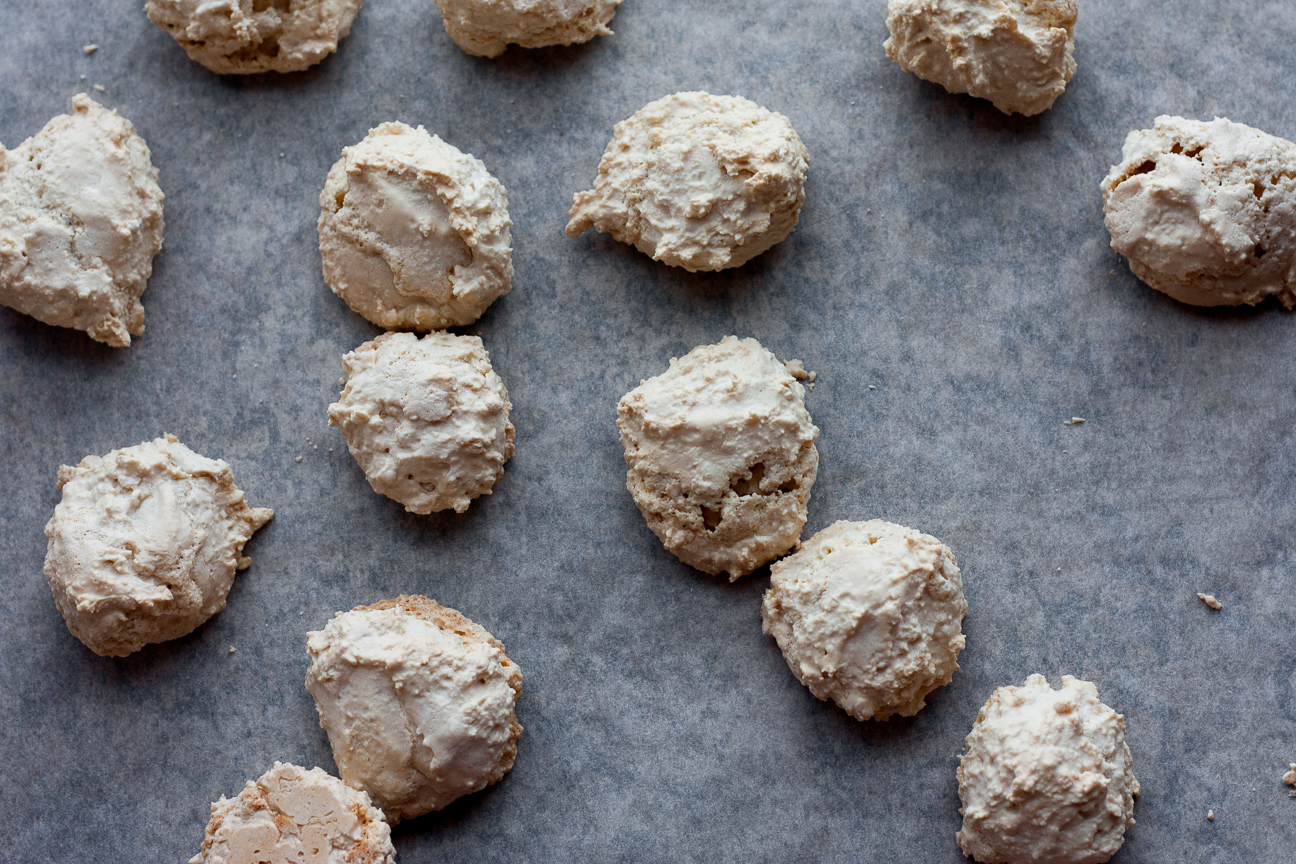 amaretti biscuits