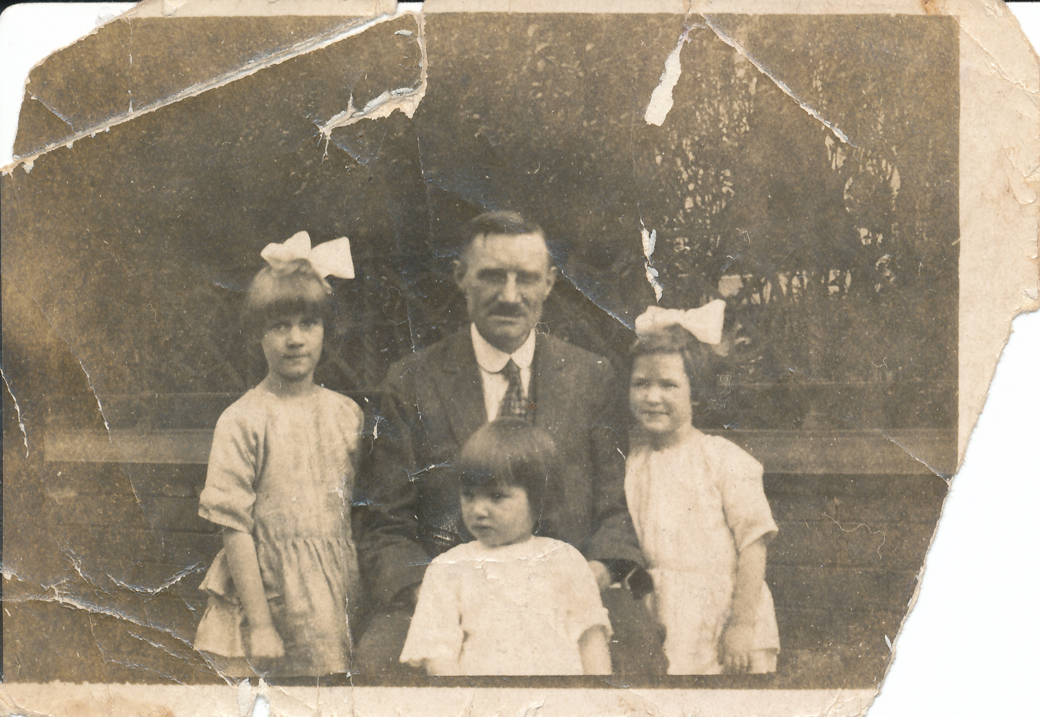 Mum, Peggy, Betty and their Dad