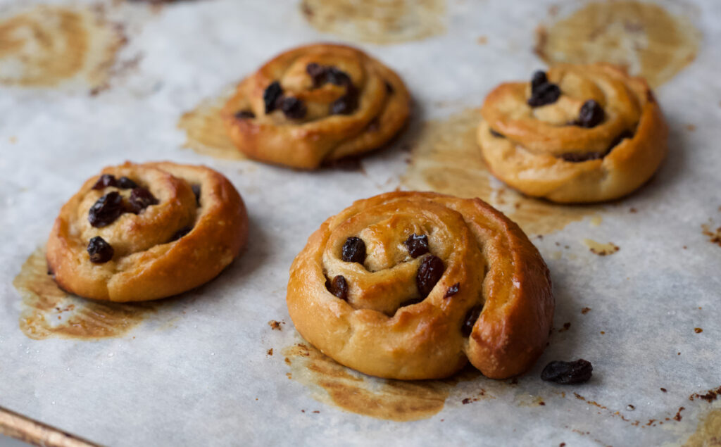 apple cider pain au raisin