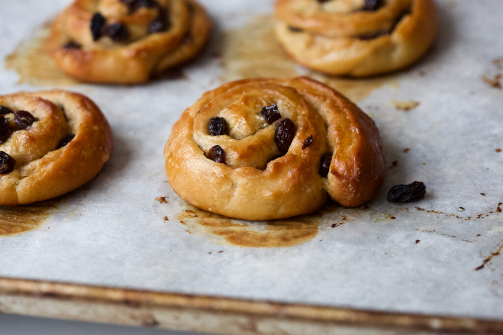 apple cider pain au raisin